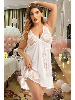 Plus Size White Lace & Mesh Babydoll Nightie